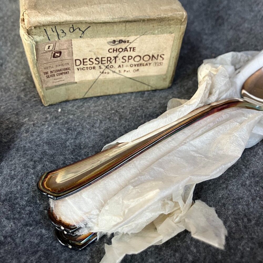 EUC in BOX Vintage Victor S. Co. SET 16 A1+ Silver Plate Dessert Spoons Choate